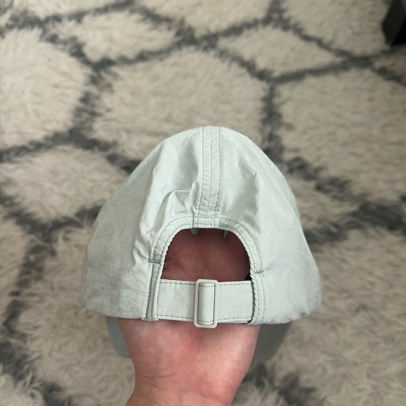 KITH - NWOT ONE SIZE Kith Women Active Cap - Helium - Picture 4 of 5